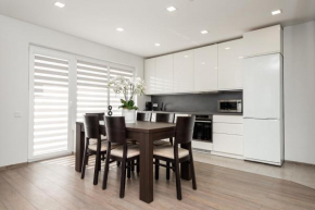 Amber - Luxury Two Bedroom Apartment, Palanga